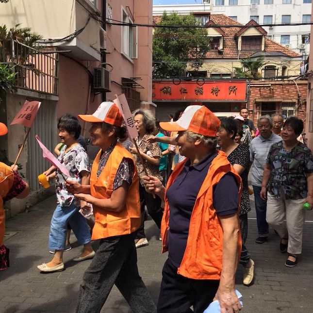 小区志愿者队伍开展安全宣传.jpg 小区志愿者队伍开展安全宣传.jpg