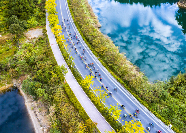 nei 月25日 环千岛湖 自行车赛_副本.jpg nei 月25日 环千岛湖 自行车赛_副本.jpg