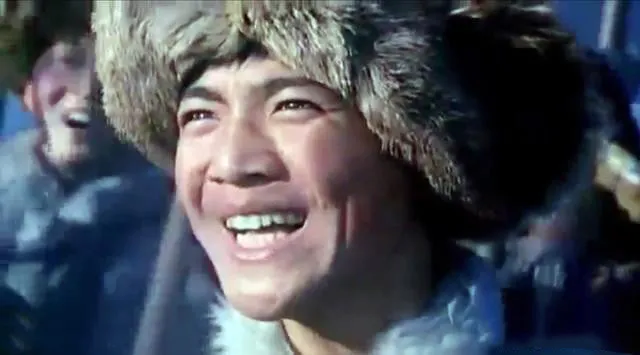 《扫黑风暴》老戏骨出道时一个比一个帅,“高明远”颜值最高