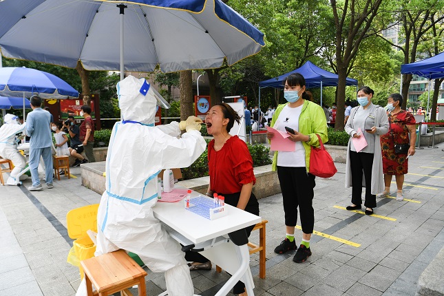 黄刘社区党群服务中心核酸检测点现场.jpg 黄刘社区党群服务中心核酸检测点现场.jpg